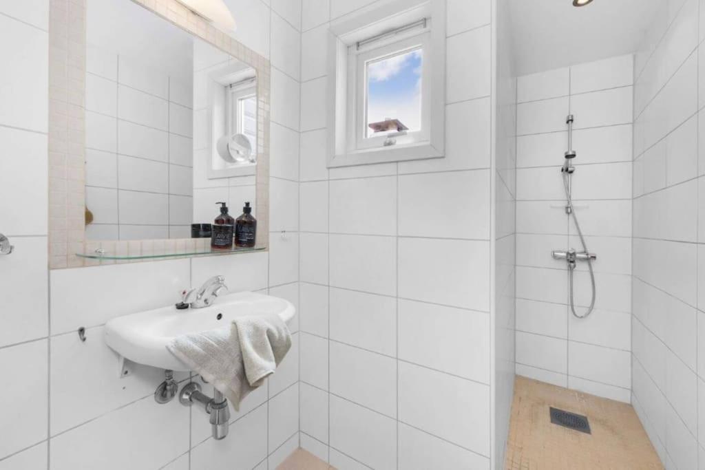 ברגן Spacious! 2024 Renovated! 4 Bedrooms! מראה חיצוני תמונה